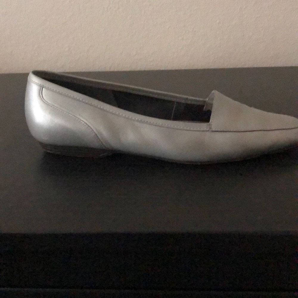 Partners silver flats. - Picture 2 of 3